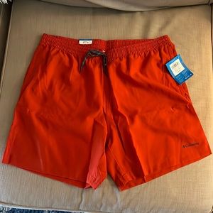 Columbia Men’s Summertime Stretch 6 inch shirt size large